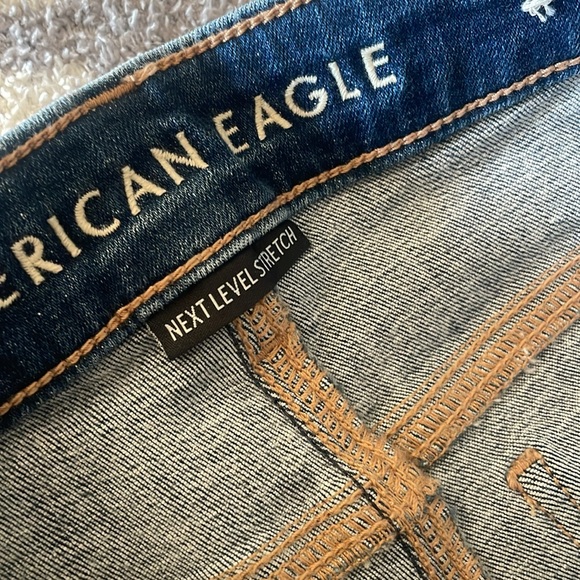 American Eagle Outfitters Women's Blue Distressed Jeans - Picture 4 of 4